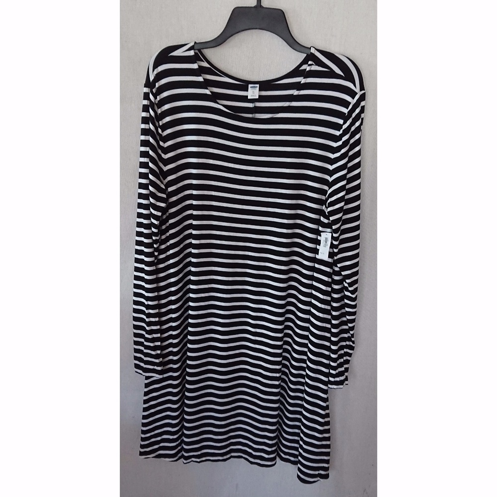 Soft Flowing Black and White Striped Old Navy Dress